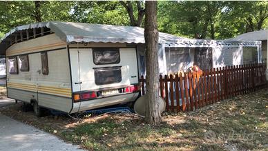 Roulotte,veranda, gazebo con pareti e pavimento
