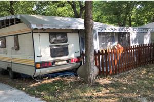 Roulotte,veranda, gazebo con pareti e pavimento