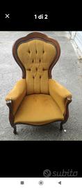 due poltrone velluto giallo oro