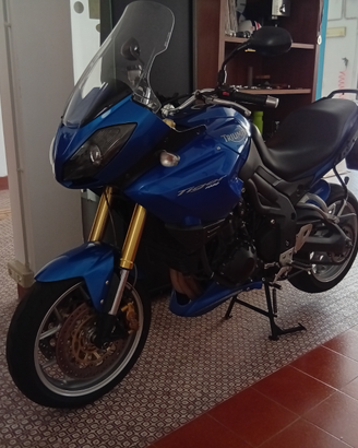 Moto Triumph 1050 Tiger
