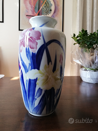 Vaso di ceramica a fiori