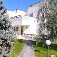 Villa bifamiliare in ambiente signorile