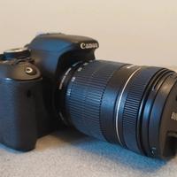 Canon EOS 600 d con obiettivo 
