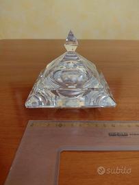 piramide in cristallo