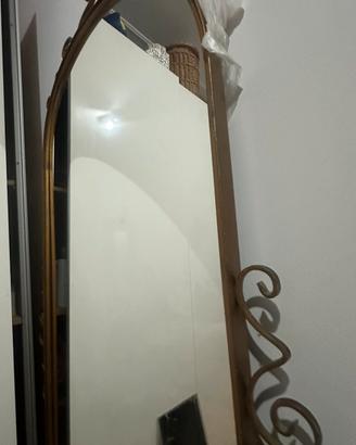 Specchio ferro battuto