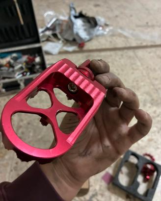 Pedaline moto rosse
