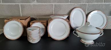 servizio piatti porcellana con decoro al bordo