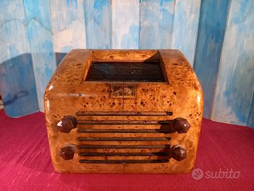 Radio a valvole "La Voce del Padrone" 406 anni 40