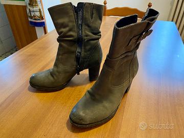 Stivaletti grigi in pelle Caprice con tacco - Tg 3