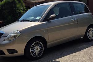 Auto in buone condizioni, prezzo trattabile
