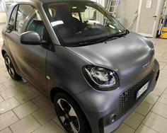 Smart fortwo EQ Mattrunner (22kW) iva esposta