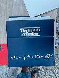 Cofanetto con diachi vinile beatles orignale