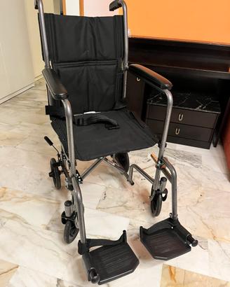 Sedia rotelle Pepe mobility compatta come nuova