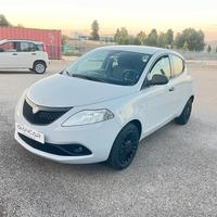 Lancia Ypsilon 1.0 FireFly 5 porte S&S Hybrid Ecoc