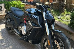 BENDA LFC 700 anno 2025 con soli 1300km