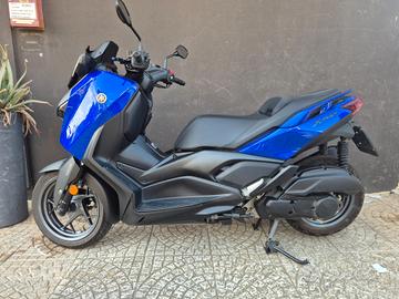 Yamaha X-Max 125