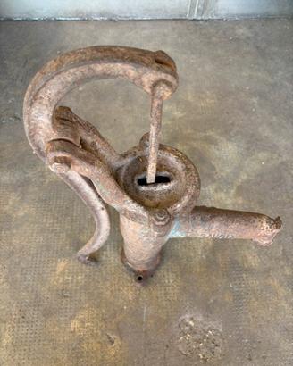 Pompa a mano d’epoca Savoia 22 originale