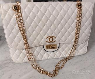 Borsa Chanel trapuntata bianca catena oro