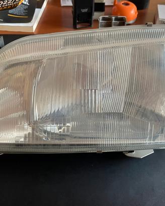 Fanale anteriore sinistro Renault Megane/Scenic