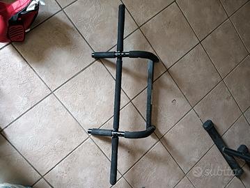 Barra per trazioni a porta / pull up bar