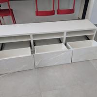 Mobile TV Besta (BESTÅ)