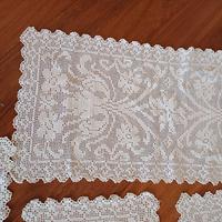 centrini in filet fatti a mano 