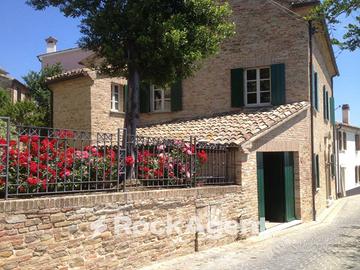 PALAZZO MONTECCHI VILLA D'EPOCA