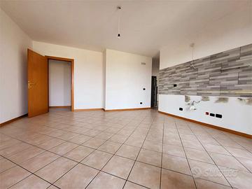 APPARTAMENTO DI GENEROSE METRATURE - RECENTE IN CE