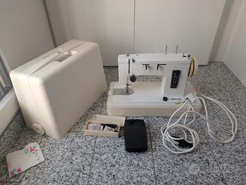 macchina da cucire Necchi