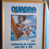 Cornice in legno chiaro (893)