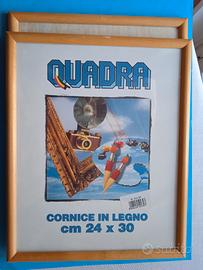 Cornice in legno chiaro (893)