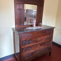 Cassettiera con specchio e piano in marmo