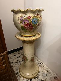 Vaso in ceramica dipinto a mano più colonna