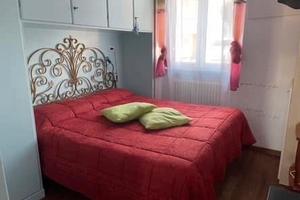 stanza e bagno 380 € più 20 spese