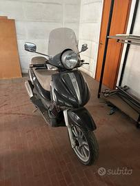 Beverly 300 ie