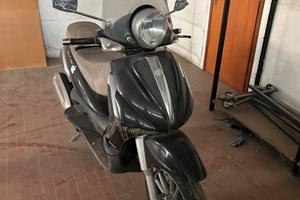 Beverly 300 ie