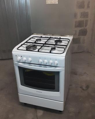 Cucina GRANDE a GAS forno a Corrente consegna BOLO
