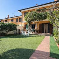 VILLA A SCHIERA A ANZIO