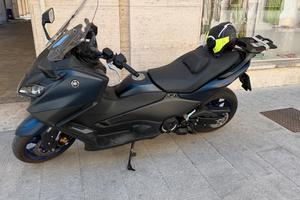 Scooter TMAX 560