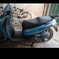 Scooter carnaby Piaggio 125 tenuto molto bene semp
