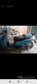 Scooter carnaby Piaggio 125 tenuto molto bene semp