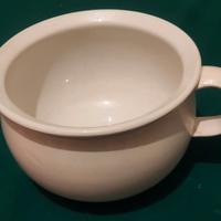 Antico vaso da notte in ceramica