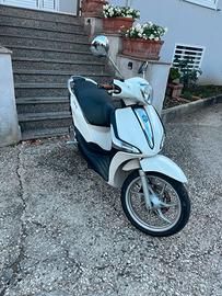 Scooter liberty 50 - bianco