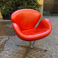 POLTRONCINA MODELLO SWAN CHAIR.