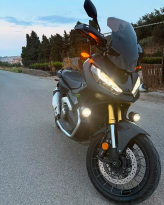 Honda X-ADV 750 in GARANZIA UFFICIALE HONDA