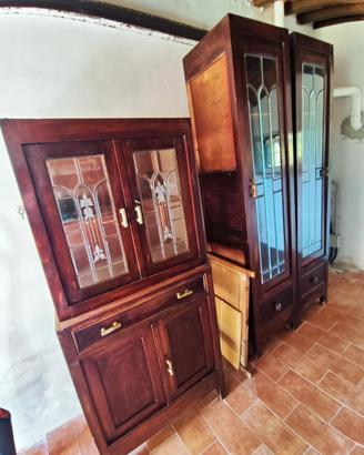 Credenza Liberty primi del '900  vetri piombati
