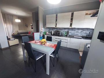 Quadrivani ristrutturato zona alta