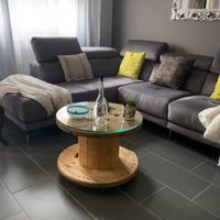 Divano con chaise longue e seduta relax