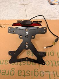 Porta targa Rizoma Tmax 560 dal 2022/26