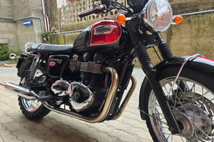 Triumph Bonneville T100 efi